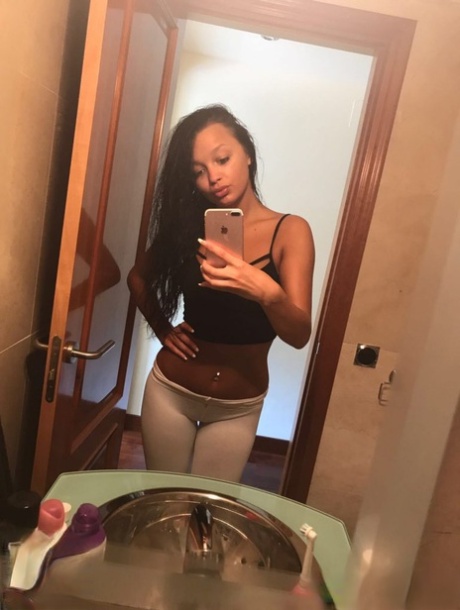 Adnan Menderes Escort Seksi ve Kusursuz Bayan Mine